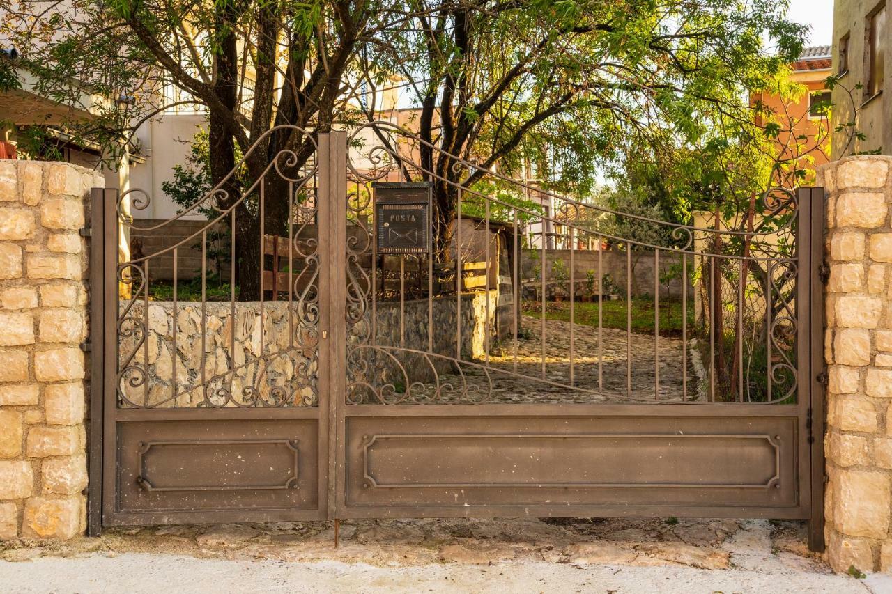 Apartments Natali Бар Экстерьер фото