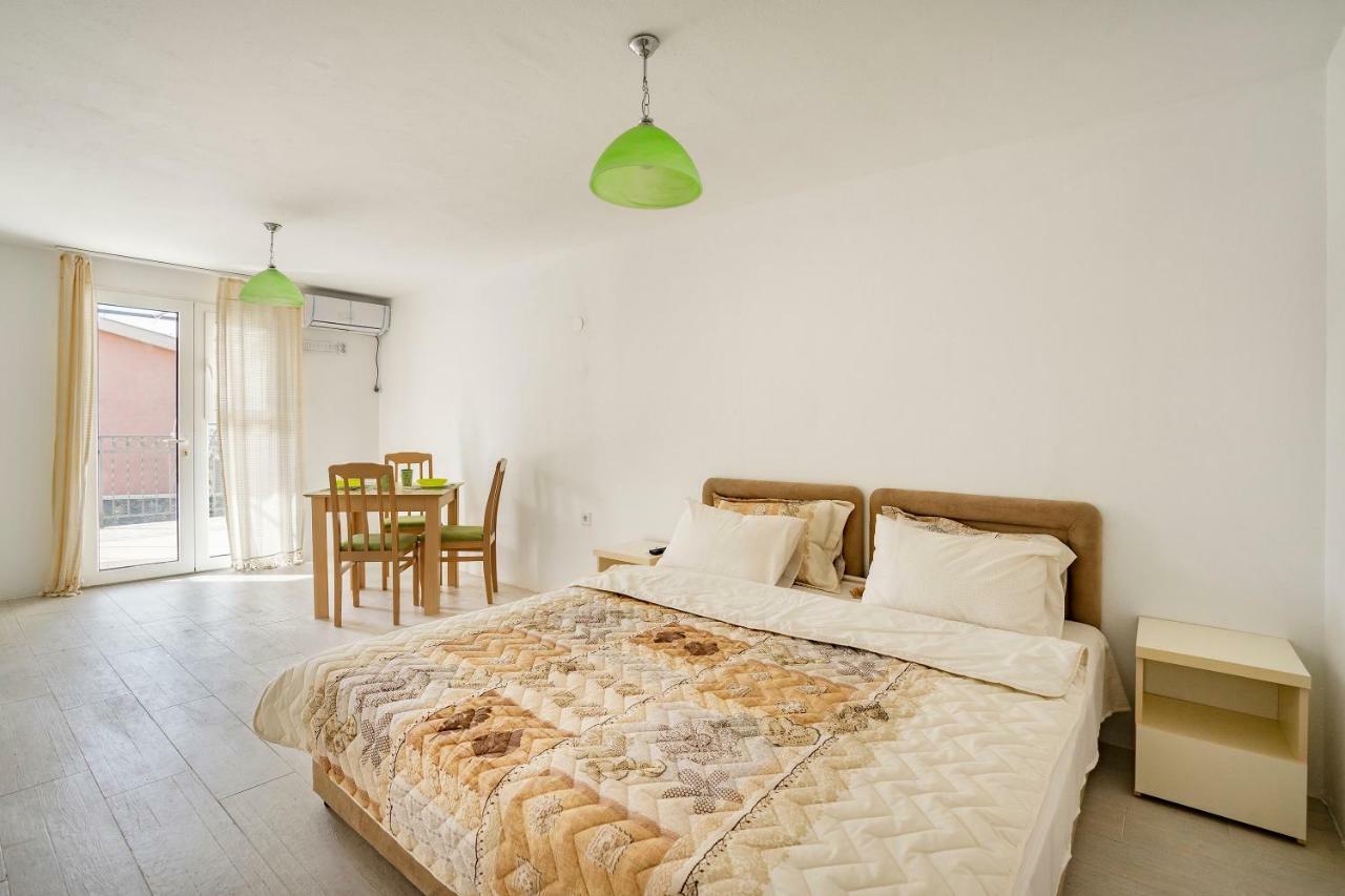 Apartments Natali Бар Экстерьер фото