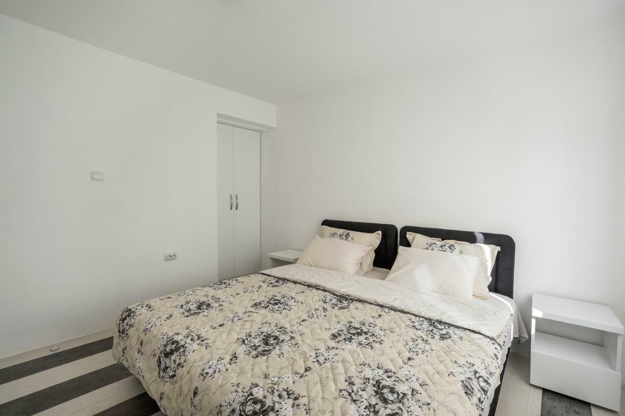 Apartments Natali Бар Экстерьер фото