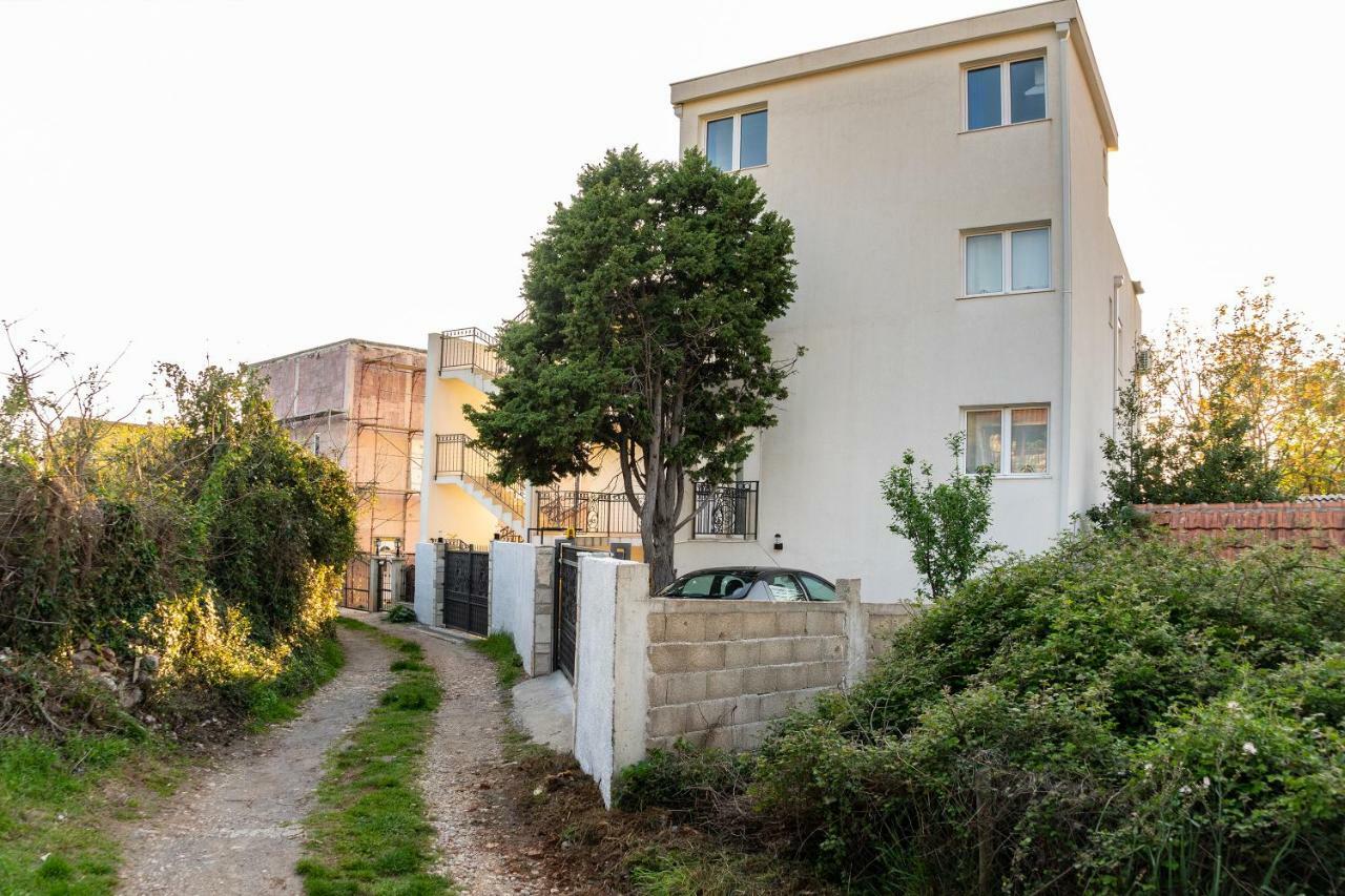 Apartments Natali Бар Экстерьер фото